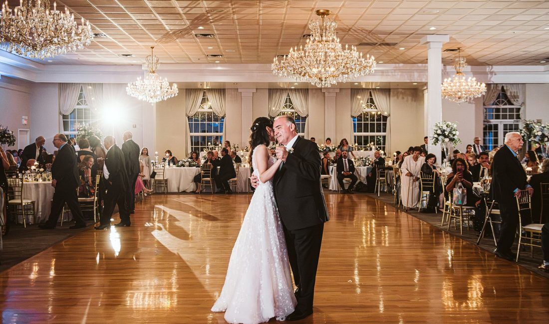 How to Plan a Wedding Timeline: A Simple Guide for a More Enjoyable Celebration